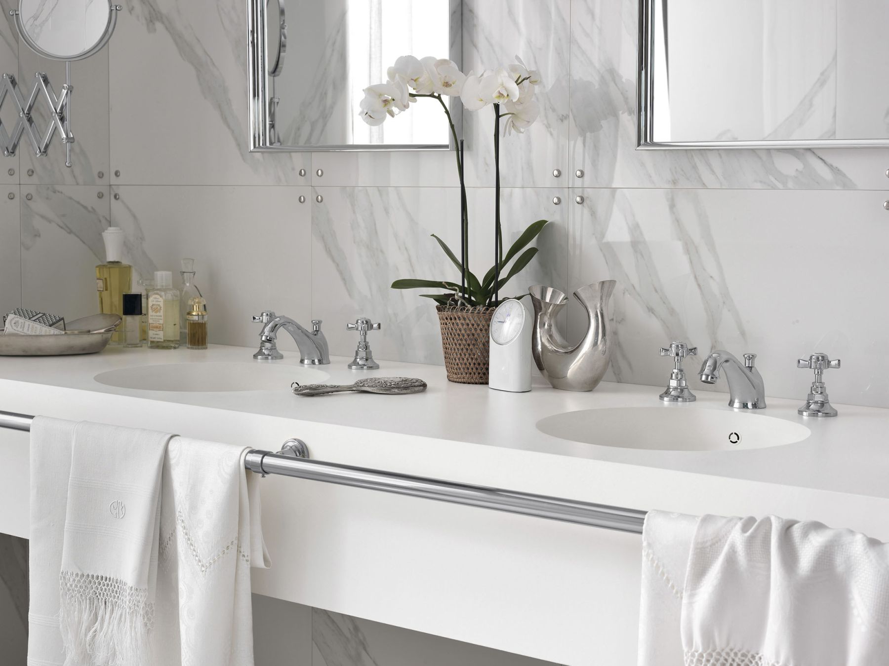 sites/corian.ro/IMG/jpg/bathroom-surface-modern-retro-purity-01.jpg